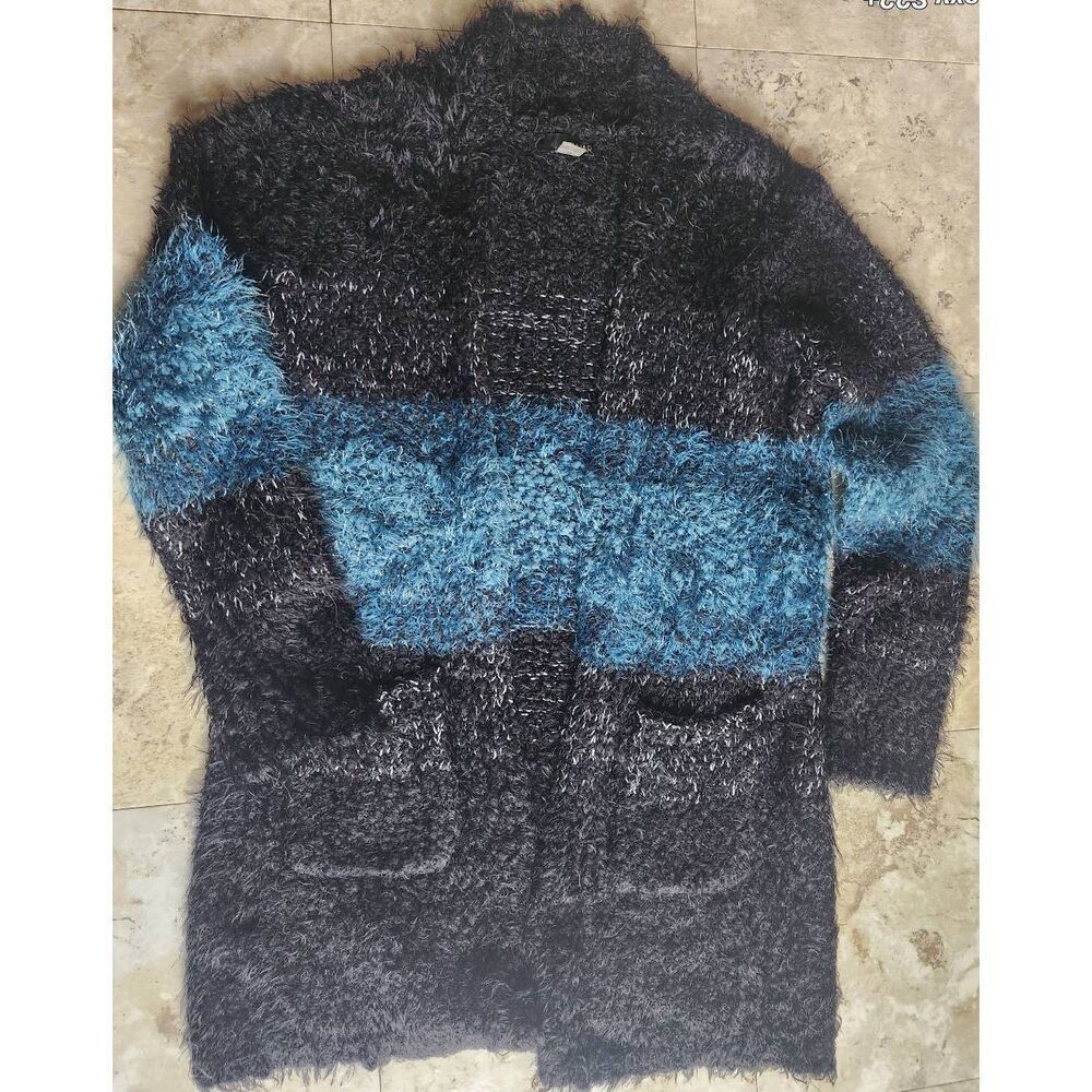 023 Renuar black and teal soft fuzzy long sweater cardigan open from long sleeve